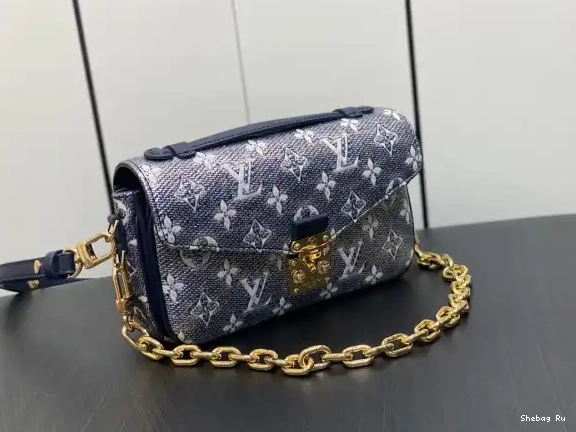 POCHETTE METIS LOUIS WEST EAST VUITTON 0617